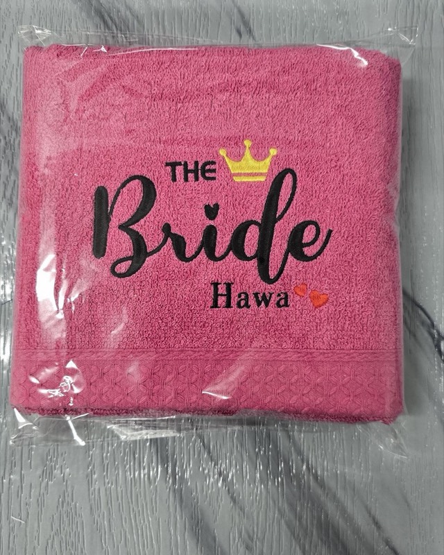 Tuala The Bride bersulam nama